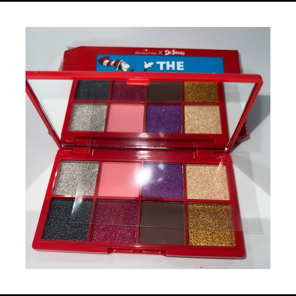 $8 - Dr Seuss eyeshadow palette new in box. $8 IF BUNDLED - Picture 4 of 16